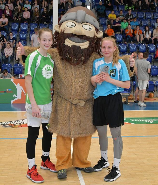 FINÁLOVÉ BOJE. Sportovní liga základních škol má za sebou finále v basketbalu.