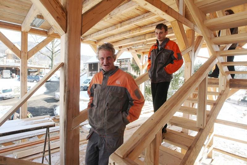 Během léta Jurta otevře školící centrum v Nebočadech.