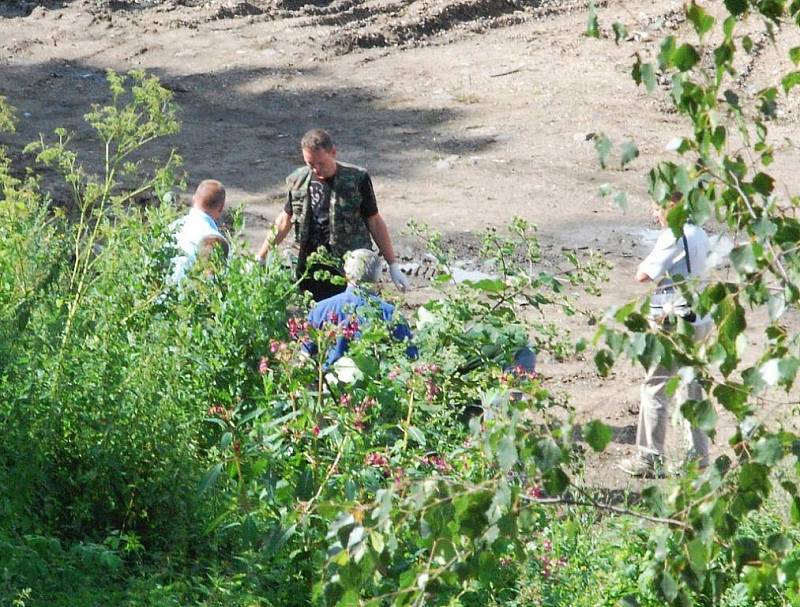 Labe vydalo s největší pravděpodobností jedinou oběť červencové bleskové povodně v Benešově nad Ploučnicí. Mrtvolu objevili přístavní dělníci poté, kdy odvázali lodě v přístavu v Loubí.