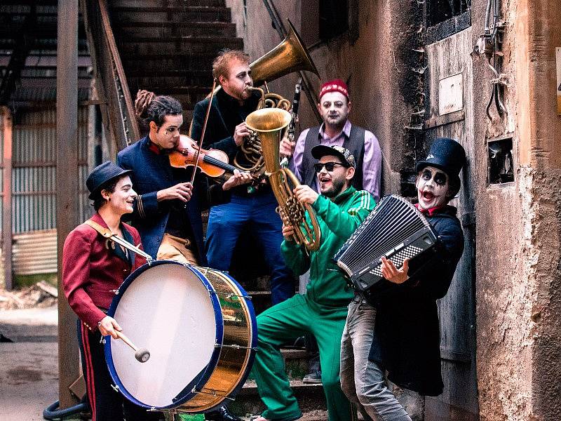 Kapela Cirkus Problem vystoupí na festivalu Výběžek free L!VE v sobotu 19. 10. v Lidové zahradě Varnsdorf.