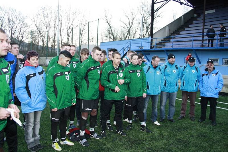 FOTBALISTÉ VILÉMOVA vyhráli turnaj O pohár města Děčína a přebrali poháry pro vítěze.