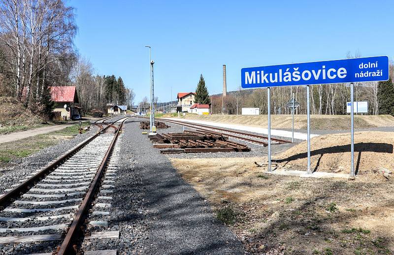 Dolní nádraží v Mikulášovicích prošlo nákladnou opravou.