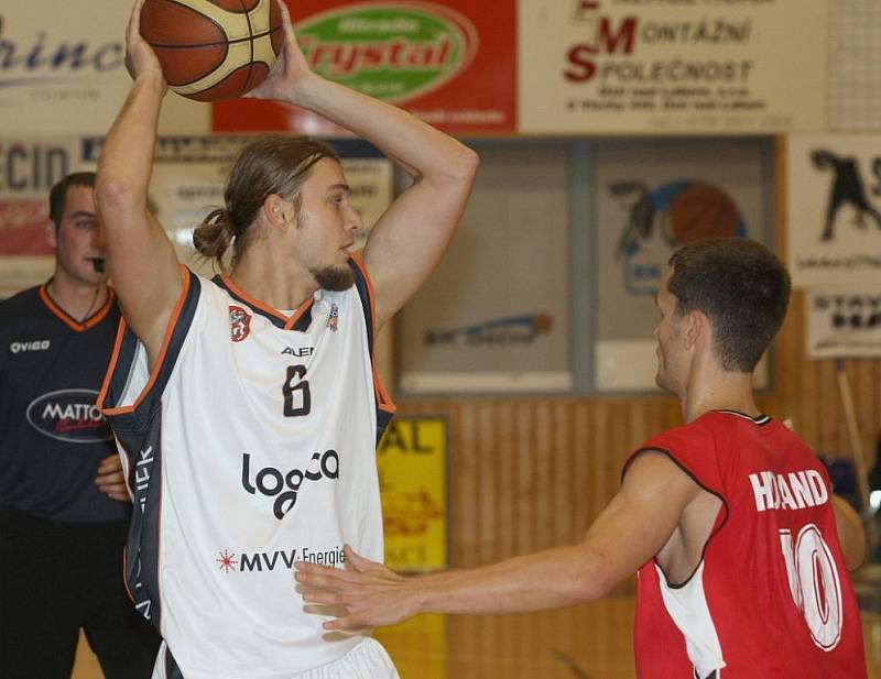 Děčínští basketbalisté doma zdolali Brno i podruhé.  