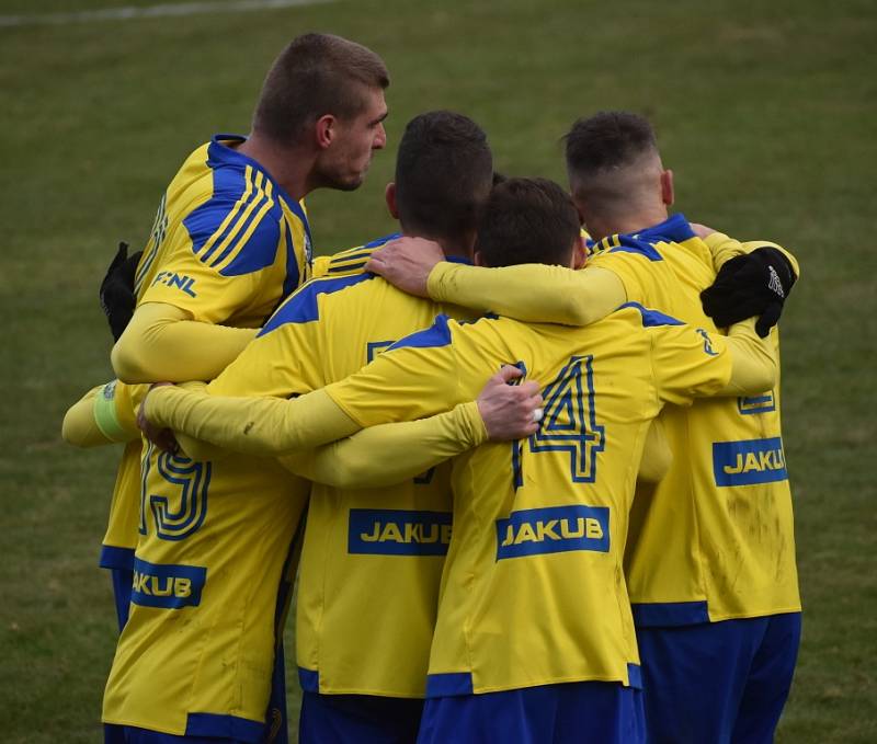 Fotbalisté Varnsdorfu doma udolali poslední Vyšehrad 1:0.