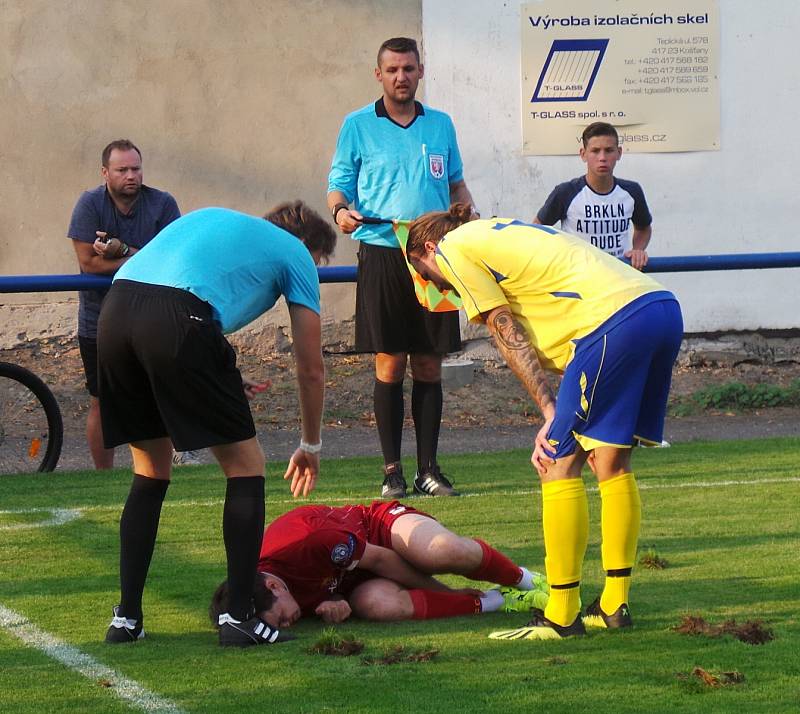 VÍTĚZSTVÍ. Fotbalisté Šluknova (v červeném) vyhráli v Proboštově 4:2.