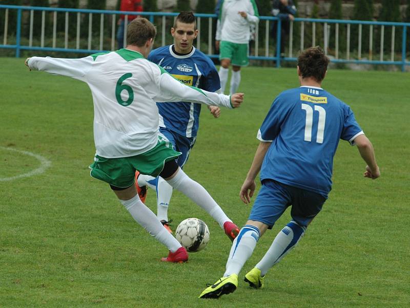 DEBAKL. Junior Děčín (v modrém) doma nestačil na Blšany a prohrál 2:6: