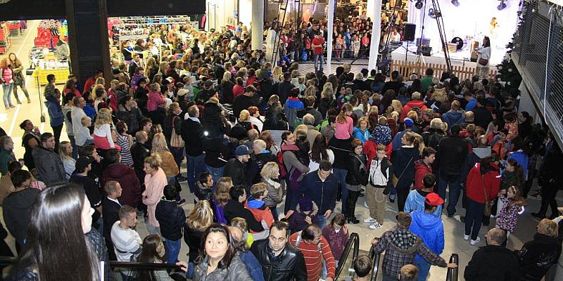 Centrum Pivovar Děčín se naladilo vánočně.