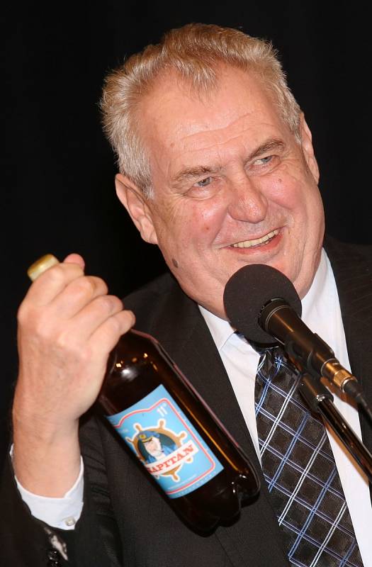 Prezident Miloš Zeman debatoval s lidmi na Střelnici.