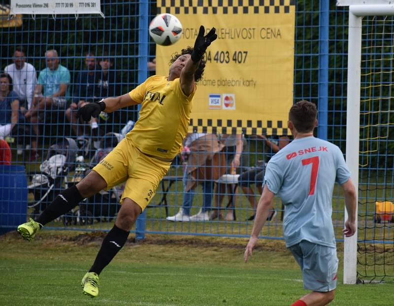 Fotbalisté Vilémova porazili ve finálové odvetě Perštejn 7:0 a získali tak krajský fotbalový pohár.