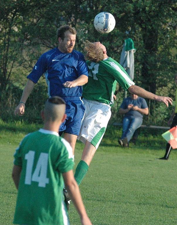 BOLETICE NAD LABEM (v modrém) doma porazily Dolní Poustevnu 4:1.