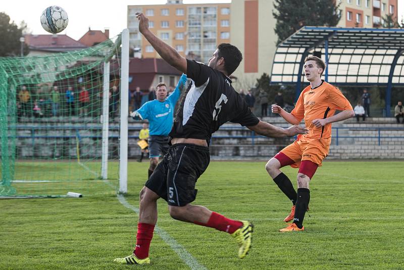 ČESKÁ KAMENICE (v oranžovém) vyhrála v Rumburku jasně 3:0!