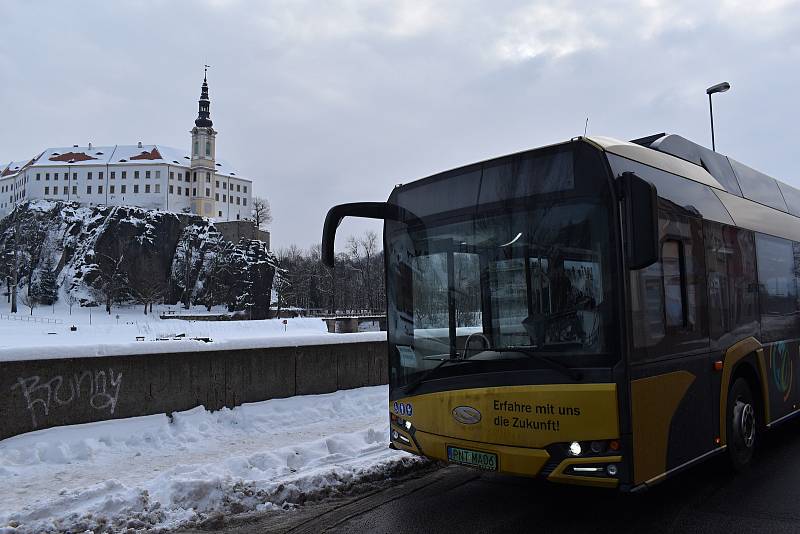 Děčínský dopravní podnik zkouší elektrobus Solaris.