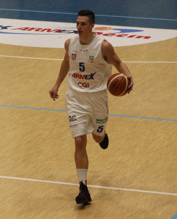 PRVNÍ POHÁROVÉ DERBY. Basketbalisté Děčína doma hráli proti Ústí nad Labem.