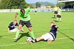 VILÉMOV (tmavé dresy) doma padl s Mosteckým FK 1:4.