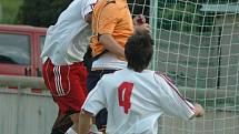 DOBRÝ START. Fotbalisté Jílové doma porazili po bitvě 2:1 Střekov