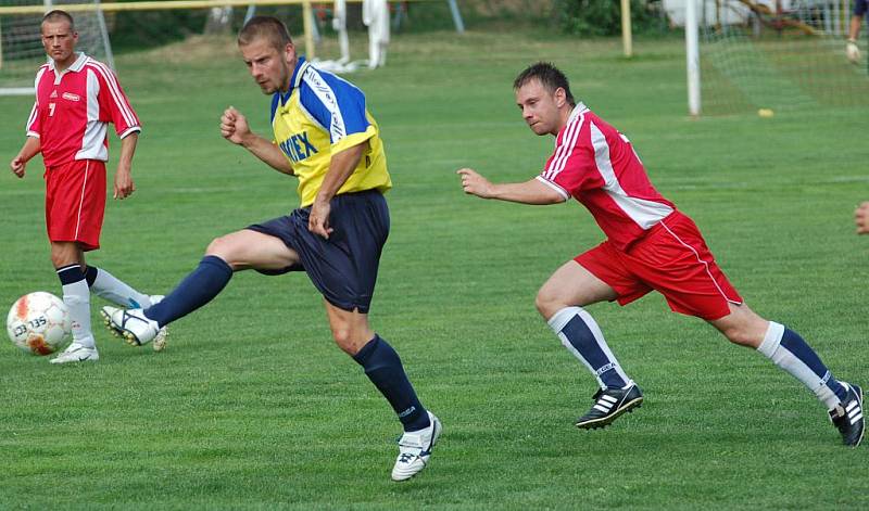 ČESKÁ KAMENICE (ve žlutém) porazila Svádov 3:1.