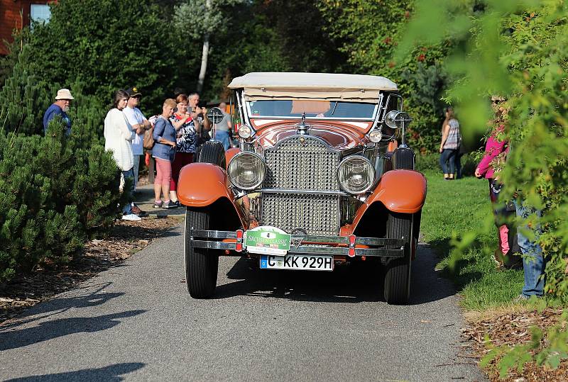 Krásnou Lípou projel závod automobilových veteránů Sachsen Classic