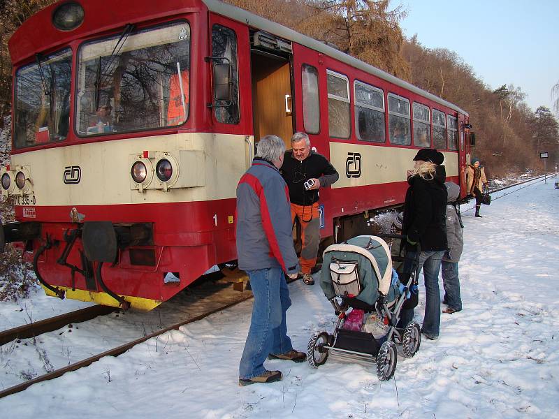 Poslední vlak Českých drah, který projel tzv. Kozí dráhu po celé trase Oldčichov u Duchcova - Děčín.