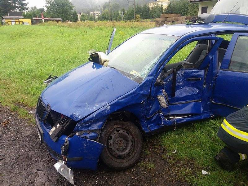 Vážná dopravní nehoda u Dobkovic.