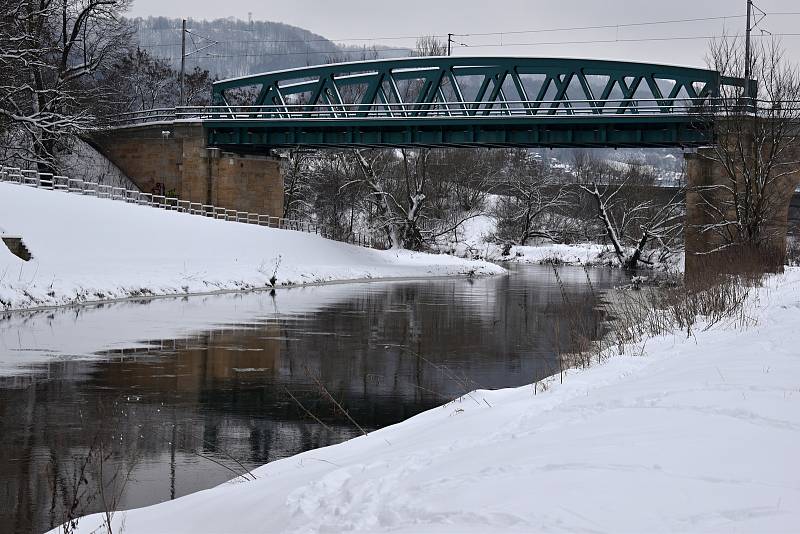 Děčín zasypal v noci na pondělí 8. února sníh.