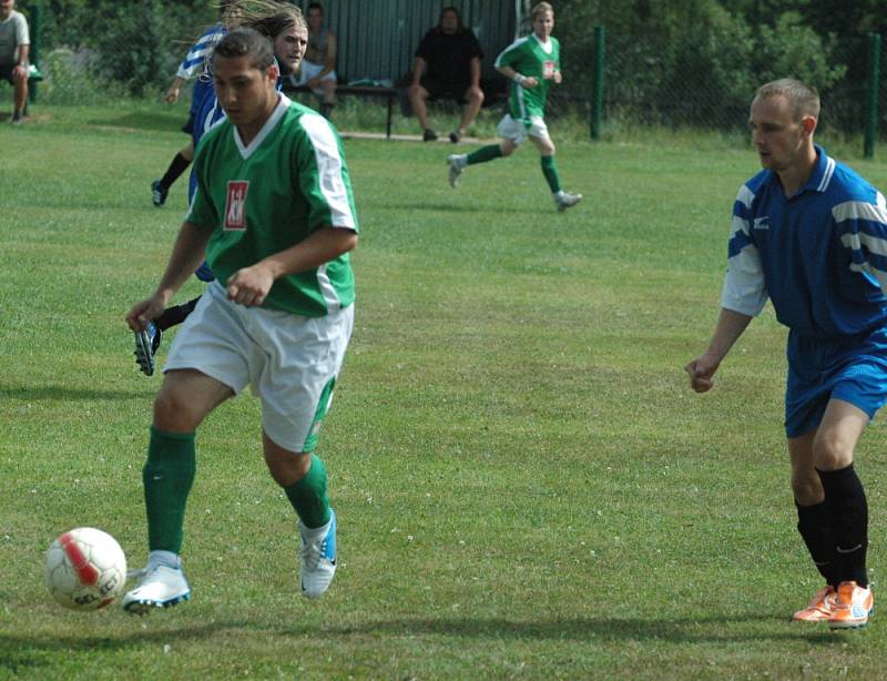 DOMA NEZKLAMALY. Dolní Habartice (zelená) doma porazily Bynovec 4:1.