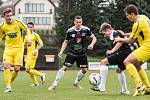 DALŠÍ BOD. Varnsdorf (ve žlutém) doma remizoval 0:0 s Hradcem Králové.