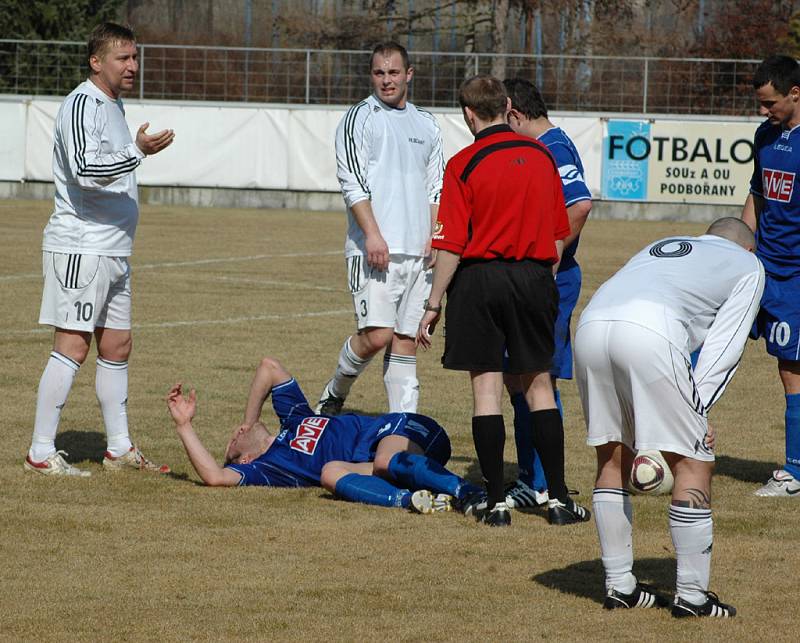 SPLNIL POVINNOST. SK Vilémov (v modrém) zvítězil 2:0 v Blšanech.