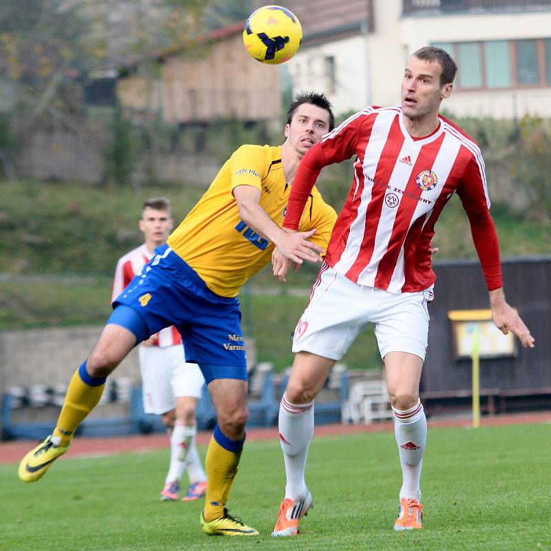 OPĚT PRVNÍ. Varnsdorf (ve žlutém) porazil Třinec 3:1.