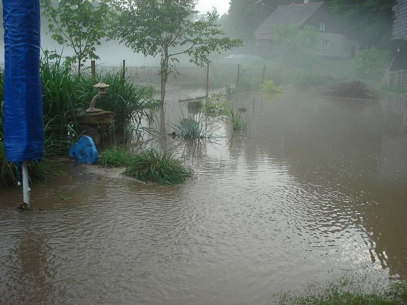 Bleskové povodně ve Všemilech.