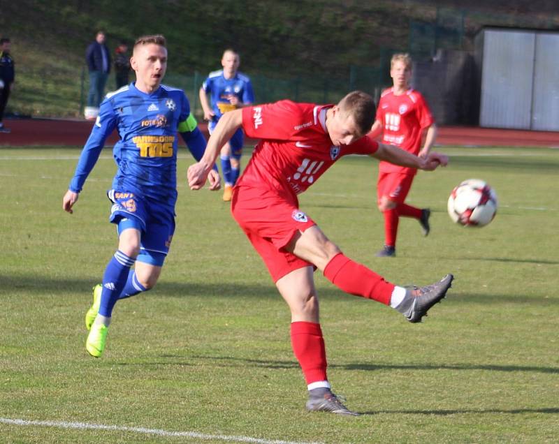 REMÍZA. Varnsdorf (v modrém) hrál s Vítkovicemi 0:0.