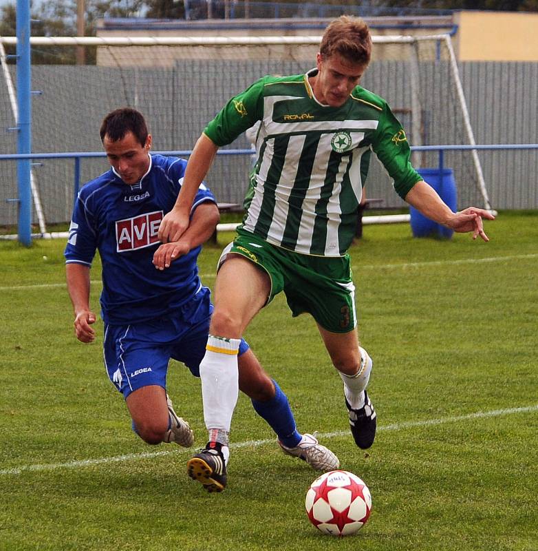 NEDAŘILO SE. Vilémov (v modrém) doma prohrál 1:3 s pražským Meteorem.