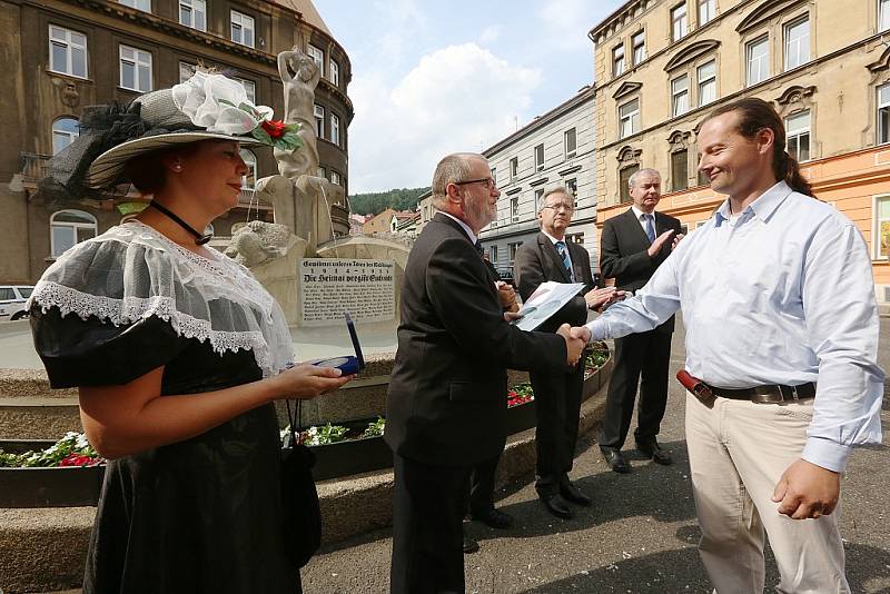 Pomník podmokelským padlým z první světové války se dočkal po desítkách let své obnovy.