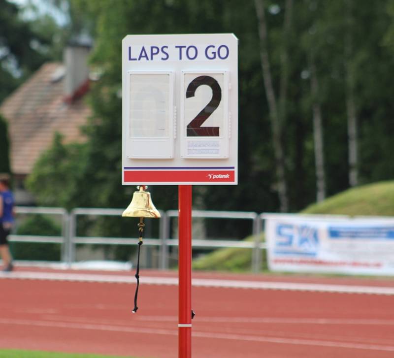 RUMBURSKÝ STADION hostil 1. ročník mítinku v chůzi.