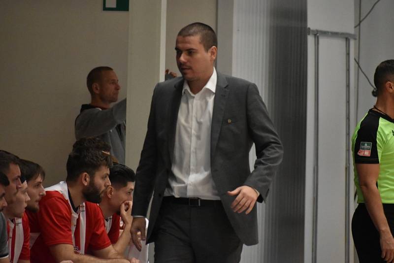 Děčínští basketbalisté doma porazili Pardubice.