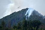 Do boje s lesním požárem v Českém Švýcarsku se zapojila italská letadla Canadair.