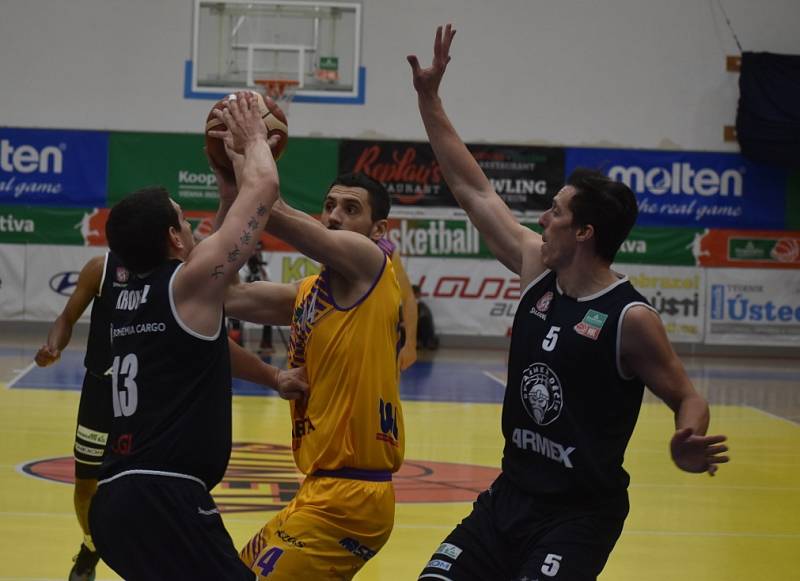 Čtvrté derby v sezoně. Basketbalisté Ústí nad Labem doma přivítali rivala z Děčína.