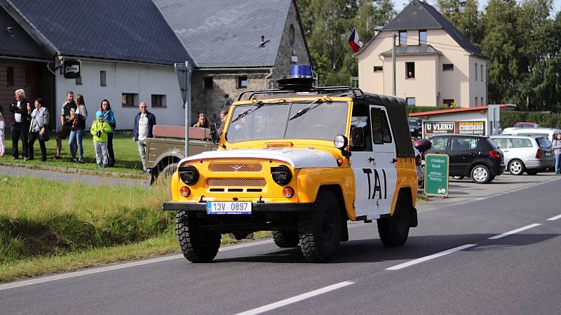 Sraz automobilových veteránů v Horním Podluží.