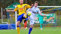 PADLI V ZÁVĚRU. Fotbalisté Varnsdorfu (ve žlutém) doma prohráli 0:1 se Znojmem.