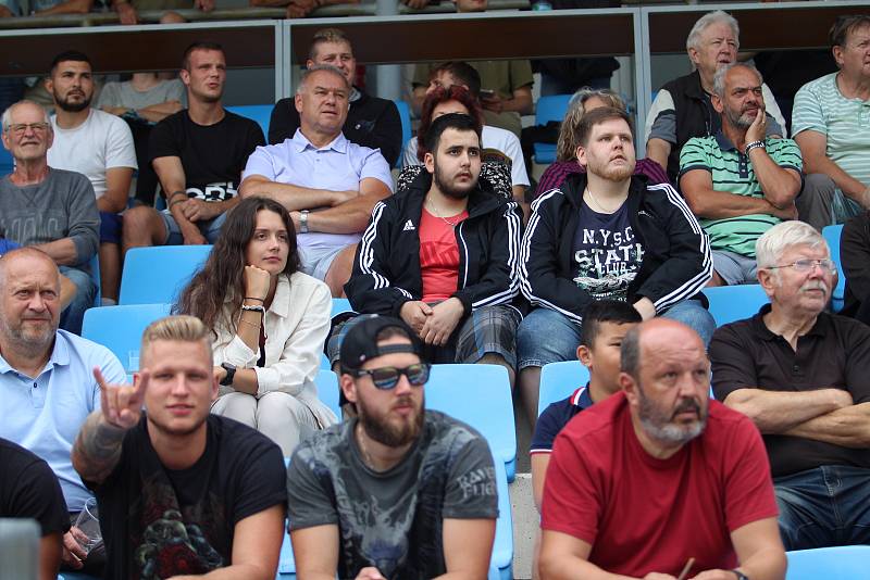 Diváci na fotbale Varnsdorf - Opava