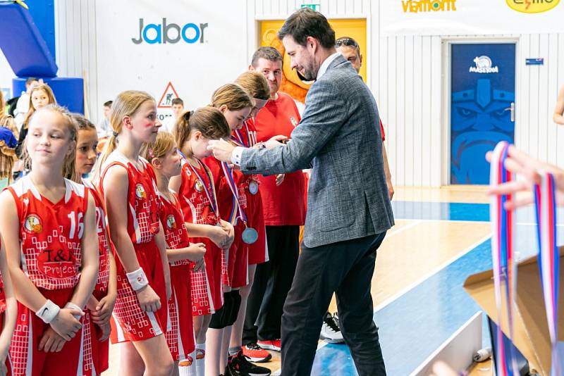 Slavnostní zakončení Vividbooks Národního finále U 11 dívek v basketbalu. Vítězství urvaly dívky z Hradce Králové.
