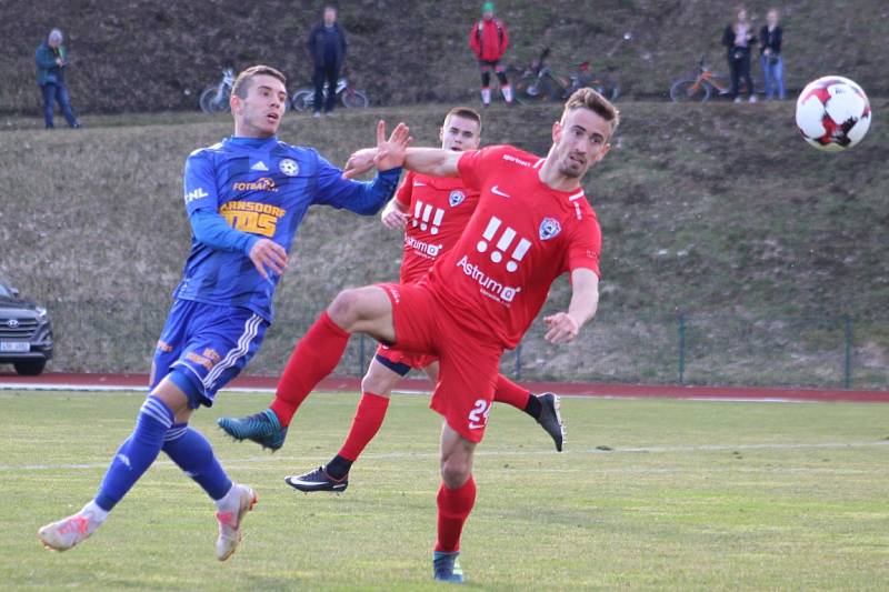 REMÍZA. Varnsdorf (v modrém) hrál s Vítkovicemi 0:0.