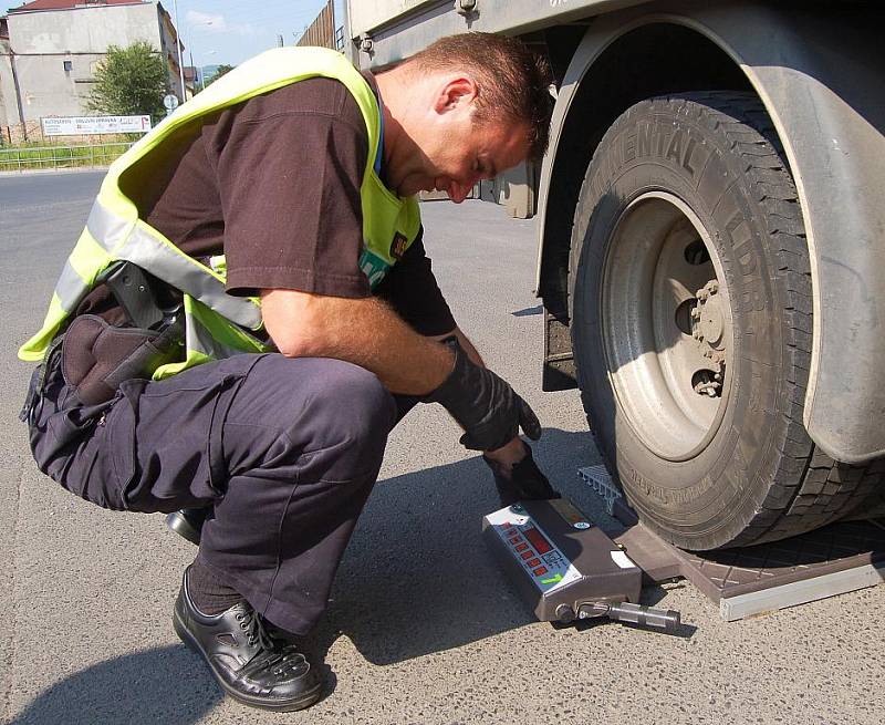 Řidiči kamionů a nákladní aut se dostali pod drobnohled dopravní policie.