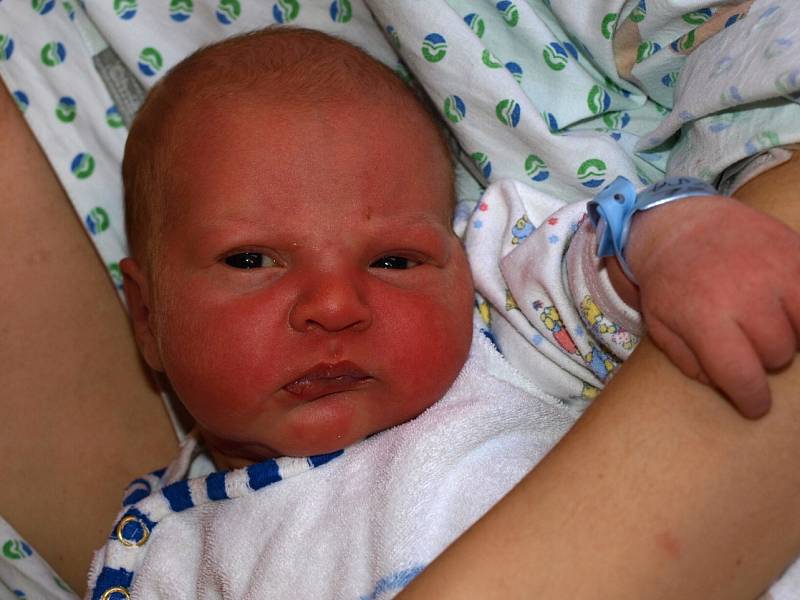 Evě Hlavsové z Rumburka se 18. října v 0.35 v rumburské porodnici narodil syn Lukáš Hlavsa. Měřil 50 cm a vážil 3,5 kg.