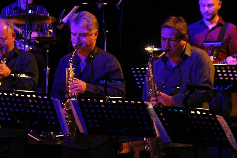 BigBand 2019 přivedl do děčínského divadla špičkové hudebníky.