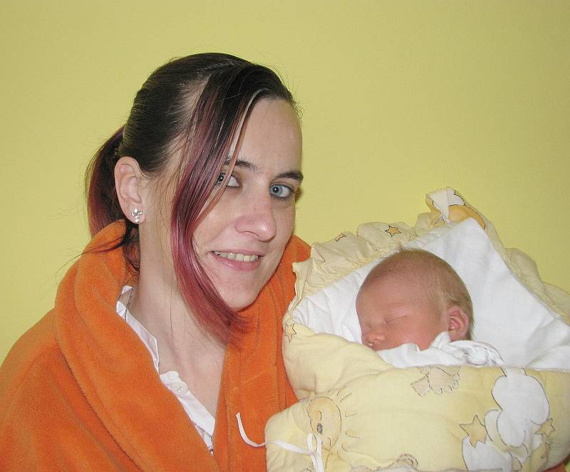 Markétě Borutové z Děčína se 6. ledna  v 0.48 hodin v ústecké porodnici narodila dcera Michaela. Měřila 48 cm a vážila 2,9 kg.