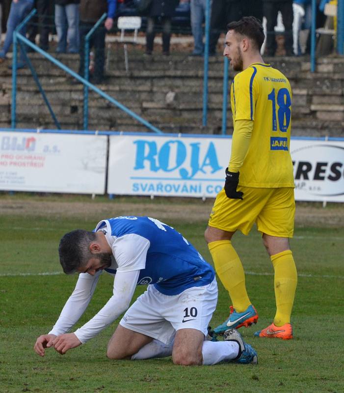 PŘIVEZLI SI BOD. Varnsdorf remizoval s Táborskem 0:0.