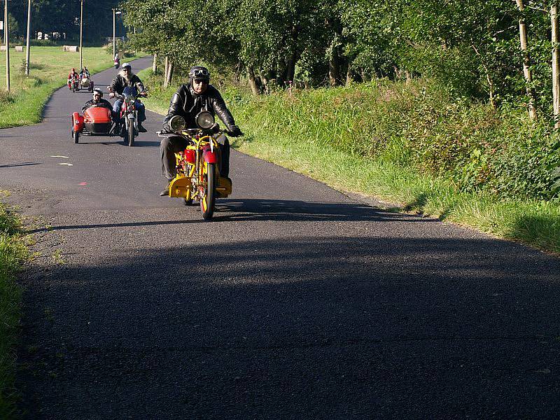 Spanilou jízdou nejdelších motocyklů světa začaly v pořadí už sedmé Dny Českého Švýcarska konající se v Krásné Lípě.