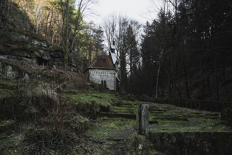 Hřensko, jak ho neznáte: Zaniklý hřbitov nad plynárnou