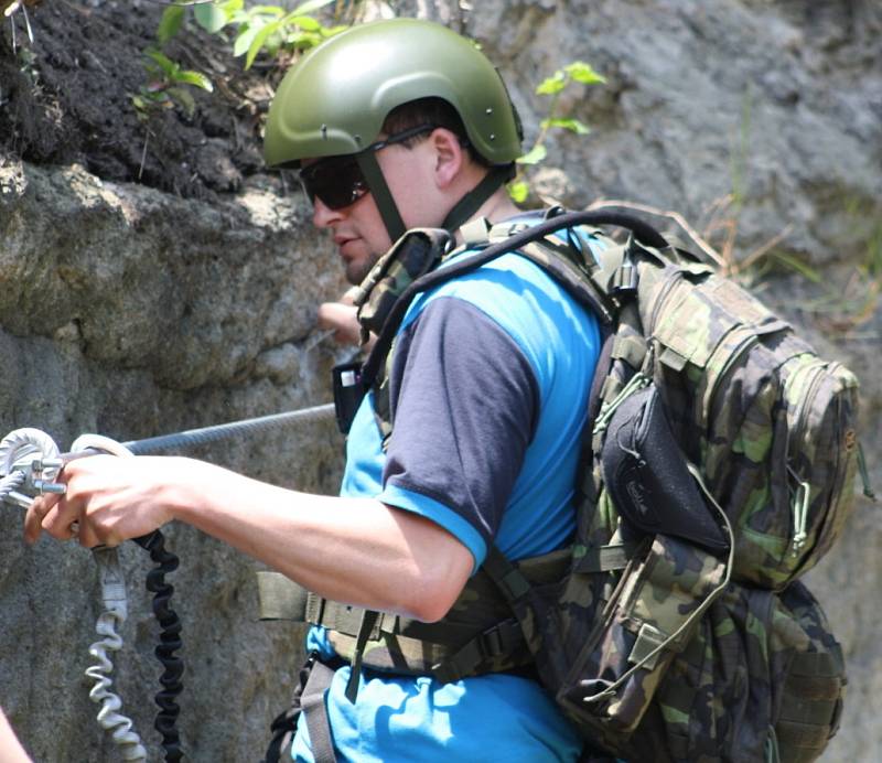 VIA FERRATA neboli Železná stezka vznikla v Děčíně na skále pod Pastýřskou stěnou. 