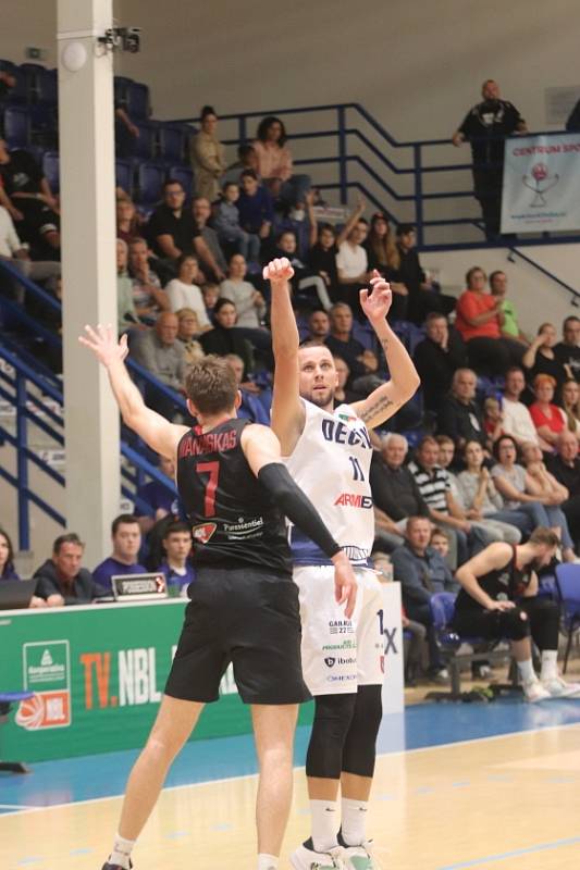 Basketbalisté Děčína slavně porazili Nymburku. Po deseti letech.